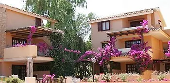 Residence Bougainvillae Liscia di Vacca Itália